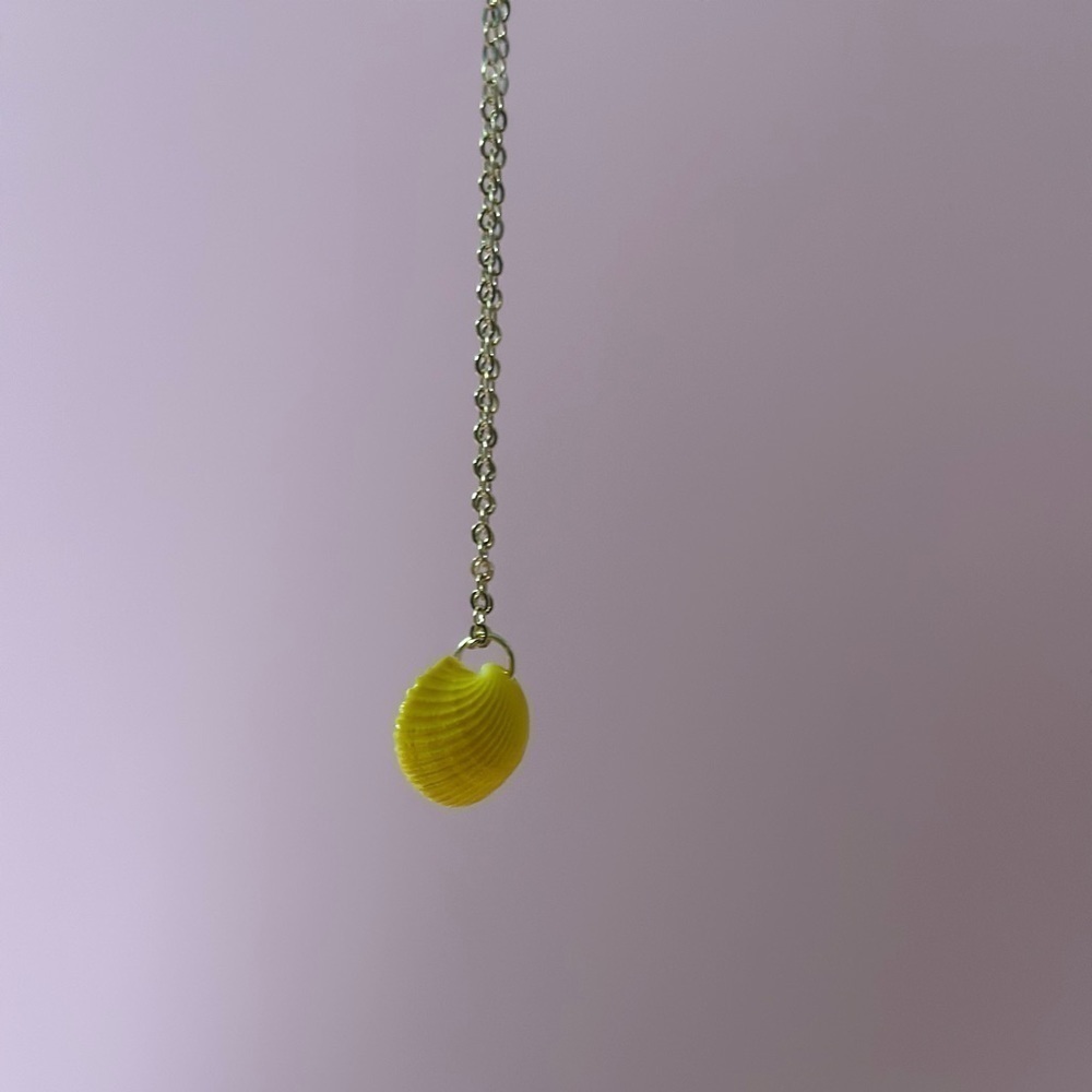 Yellow Shell Faux Gold Necklace - Picture 5 of 5